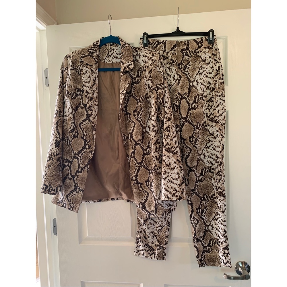Snake Pants Suit Set 🔥🔥🔥